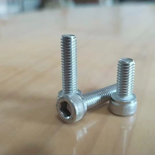 Hex bolt, class-marked head