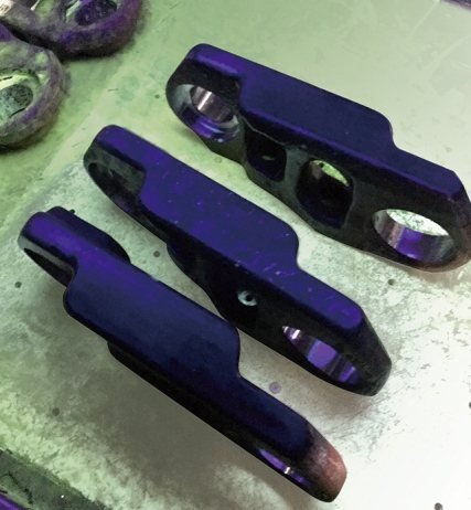 Bucket teeth pair, cast and machined