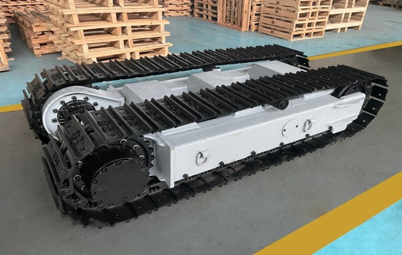 Rubber tracks palletised for export