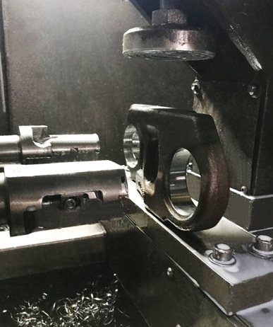 Track chain on the machine, link detail